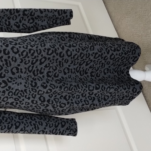 Banana Republic Dress Size 8 Black Gray Leopard Print Dress Stretch Zip Back - Picture 3 of 9
